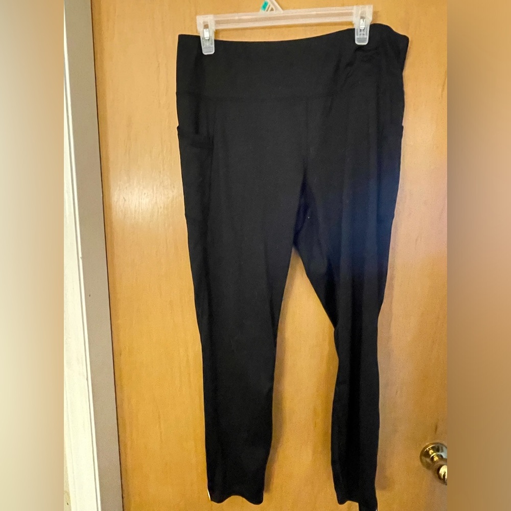 Ladies athletic capris